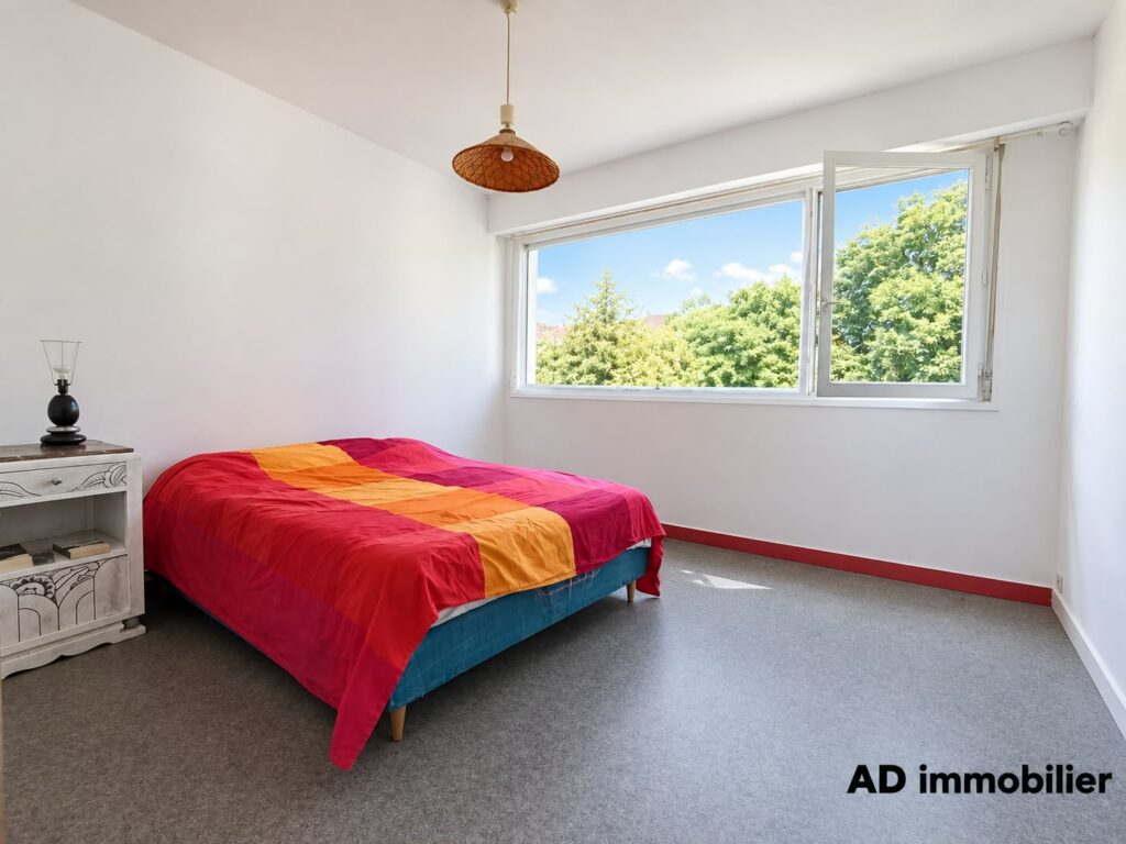 Maison 94 m² à Ergué Armel . 4 chambres . Jardin Clos . Commodités à 2 minutes à pieds