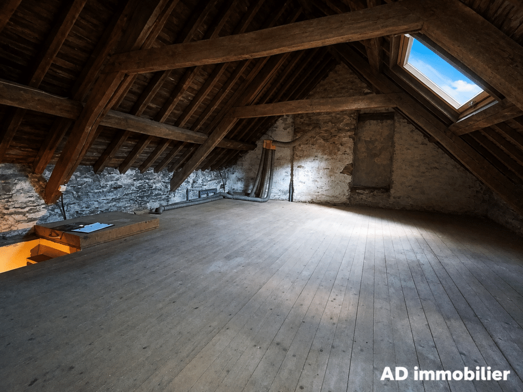 Maison de ville en plein cœur du Bourg à Châteauneuf-du-Faou