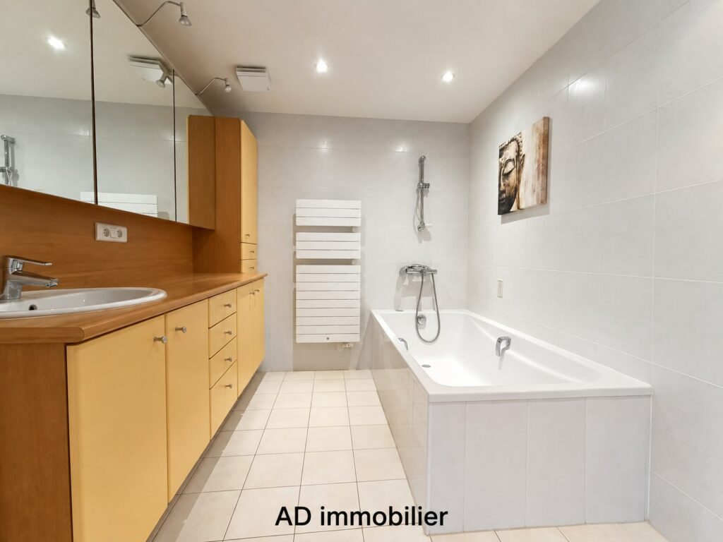Maison Spacieuse de 151 m² à Edern . Terrain sans vis-à-vis . Avec plusieurs Dépendances