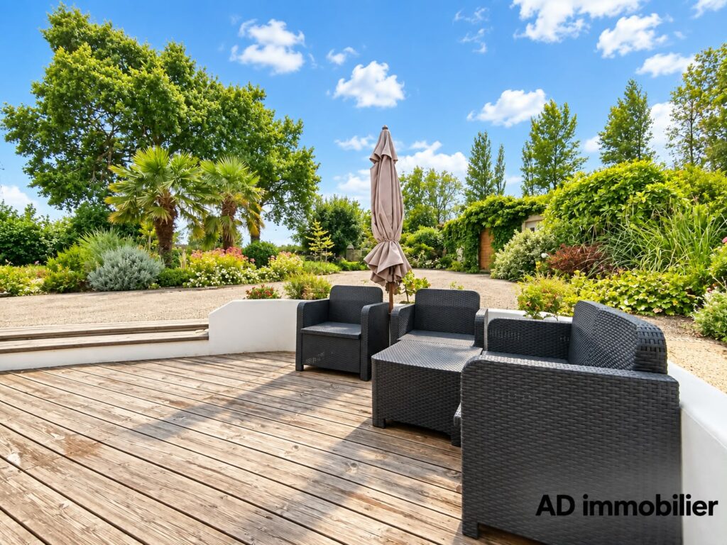 Maison Spacieuse de 151 m² à Edern . Terrain sans vis-à-vis . Avec plusieurs Dépendances