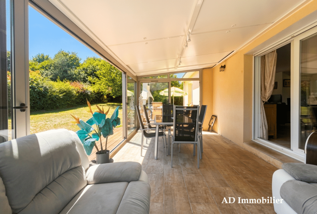 Maison moderne de 144 m² à Rosporden . Jardin clos et SPA . Proche toutes commodités
