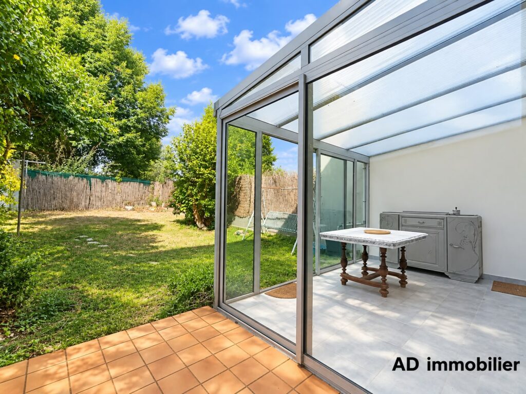 Maison 94 m² à Ergué Armel . 4 chambres . Jardin Clos . Commodités à 2 minutes à pieds