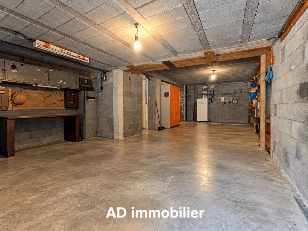 Maison familiale en impasse . Ergué-Armel . Jardin sans vis-à-vis . Sous-sol complet