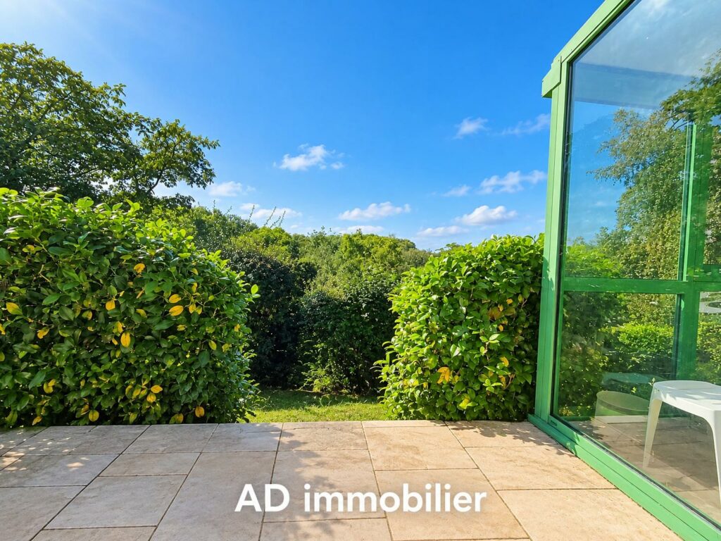 Maison familiale en impasse . Ergué-Armel . Jardin sans vis-à-vis . Sous-sol complet